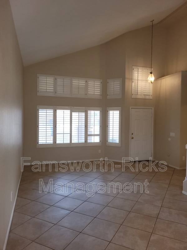 House for rent at 1270 W Flintlock Way, Chandler, AZ 85286