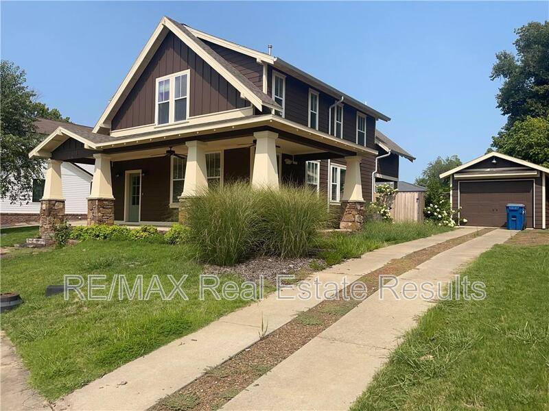 House for rent at 103 SE G Court, Bentonville, AR 72712