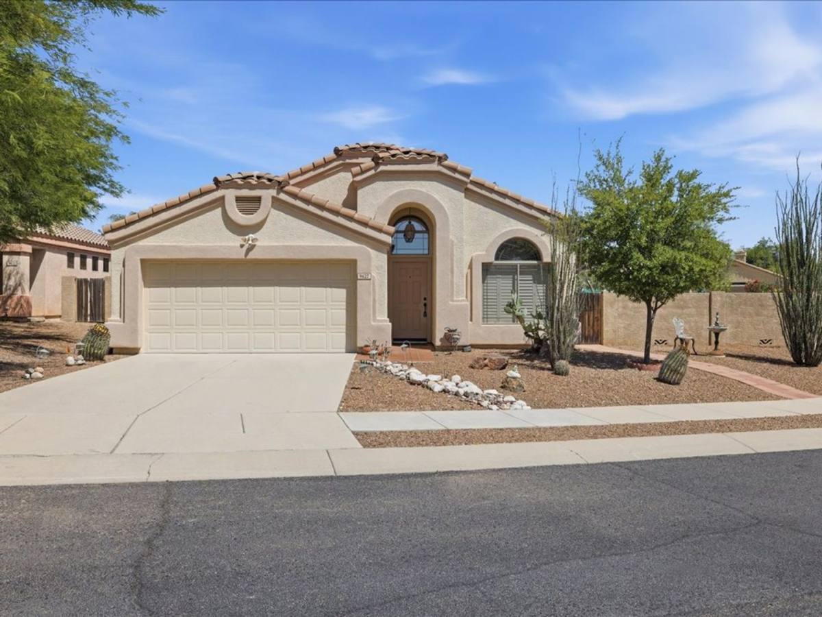 House for rent at 9627 E Shadow Lake Court, Tucson, AZ 85749