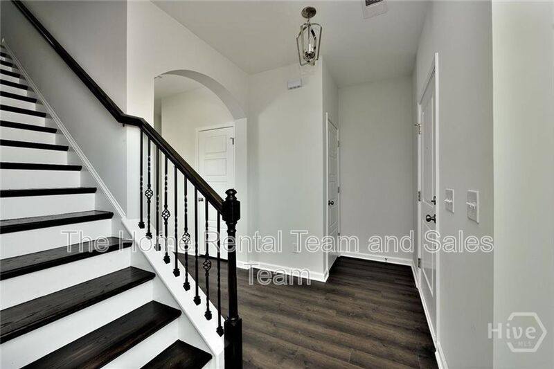 House for rent at 293 McCrady Dr, Richmond Hill, GA 31324