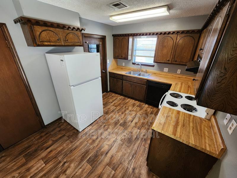 House for rent at 924 Crestview Ave, Ada, OK 74820