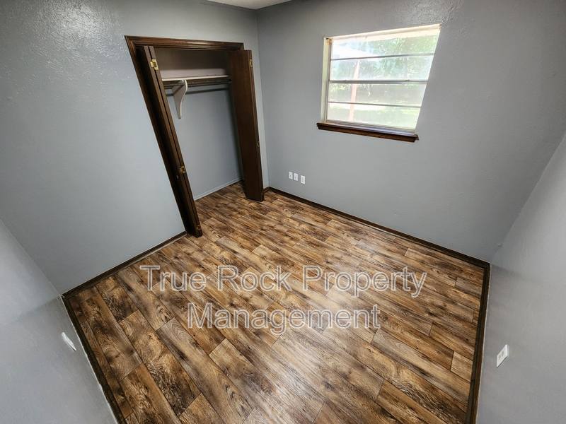 House for rent at 924 Crestview Ave, Ada, OK 74820