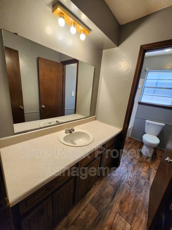 House for rent at 924 Crestview Ave, Ada, OK 74820
