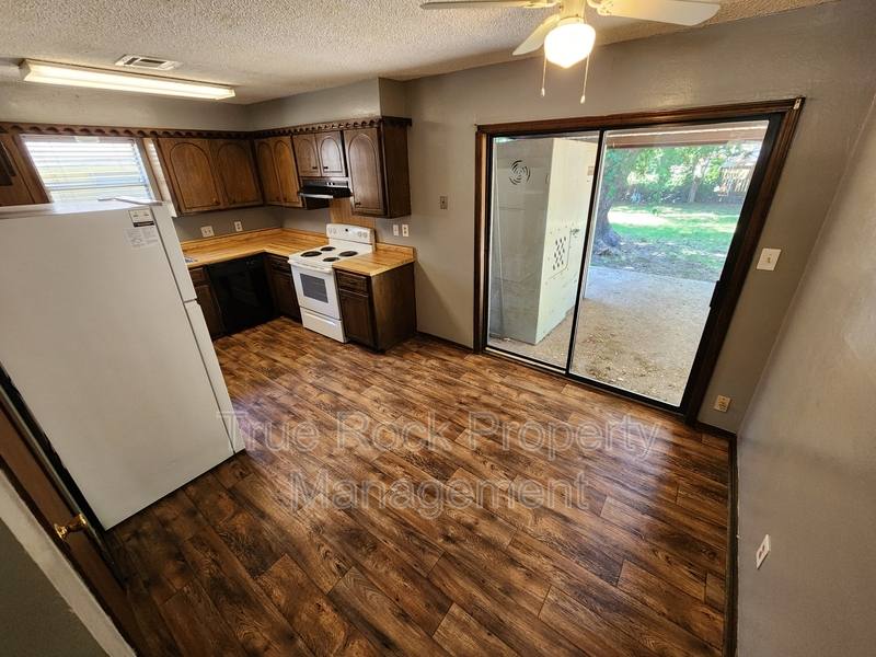 House for rent at 924 Crestview Ave, Ada, OK 74820