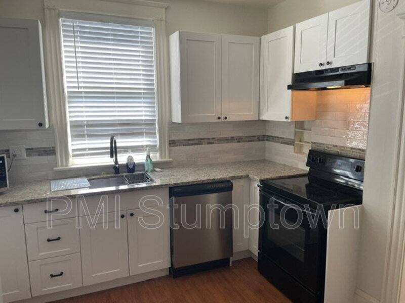 House for rent at 601 S McLoughlin Blvd, Oregon City, OR 97045