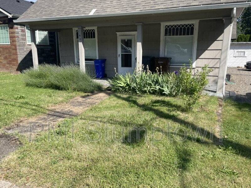 House for rent at 601 S McLoughlin Blvd, Oregon City, OR 97045