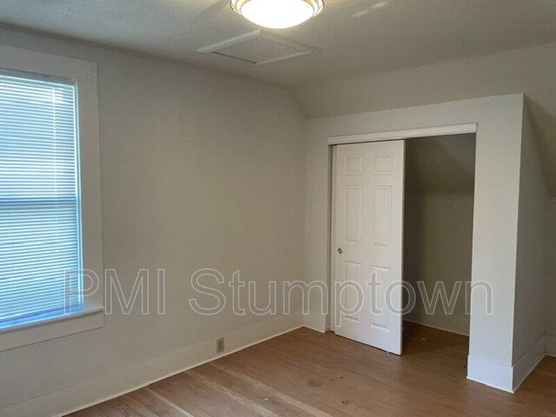 House for rent at 601 S McLoughlin Blvd, Oregon City, OR 97045