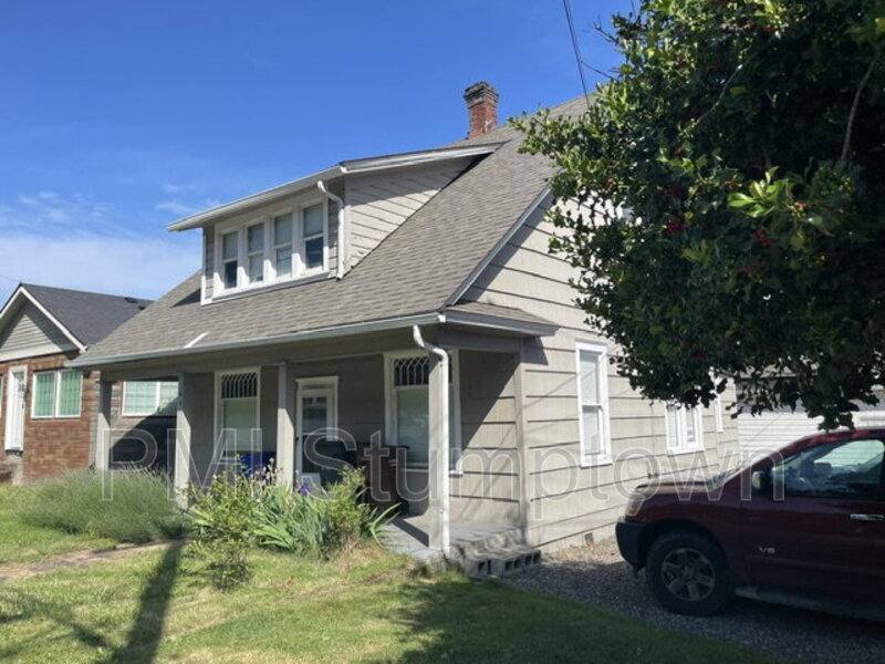 House for rent at 601 S McLoughlin Blvd, Oregon City, OR 97045