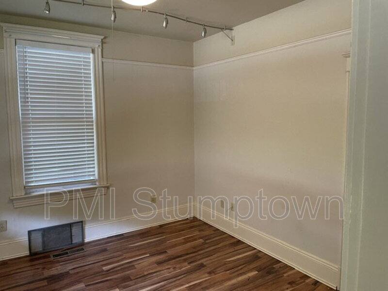House for rent at 601 S McLoughlin Blvd, Oregon City, OR 97045