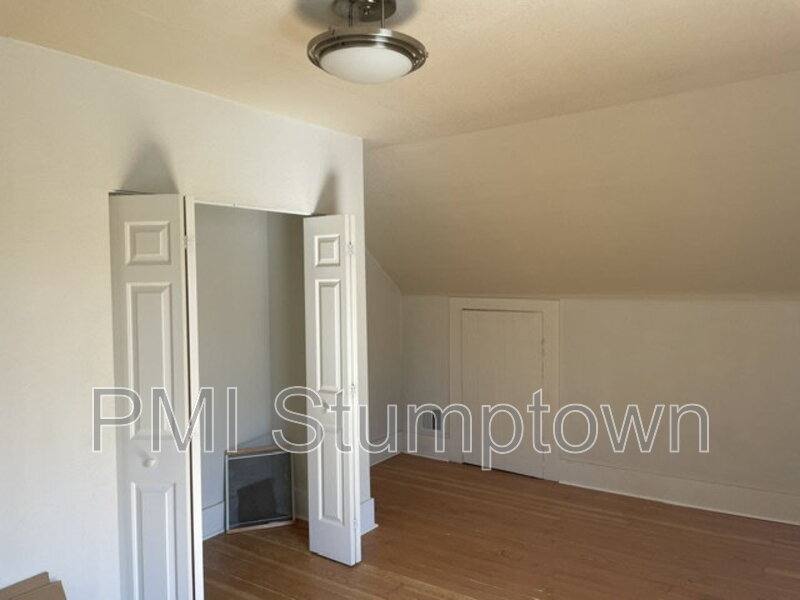 House for rent at 601 S McLoughlin Blvd, Oregon City, OR 97045