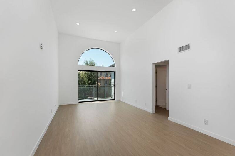 Apartment for rent at 1546 Bundy Dr #205, Los Angeles, CA 90025