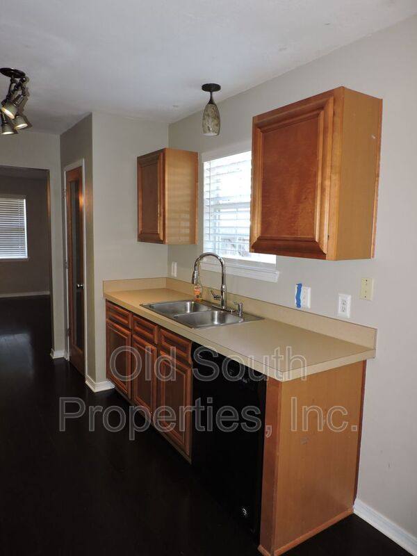 House for rent at 147 Creekview Dr, Pensacola, FL 32503
