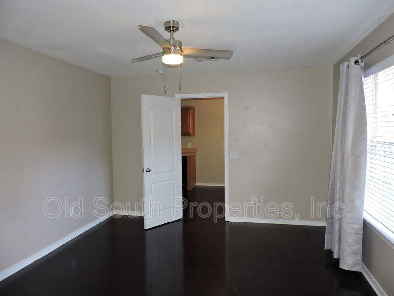 House for rent at 147 Creekview Dr, Pensacola, FL 32503