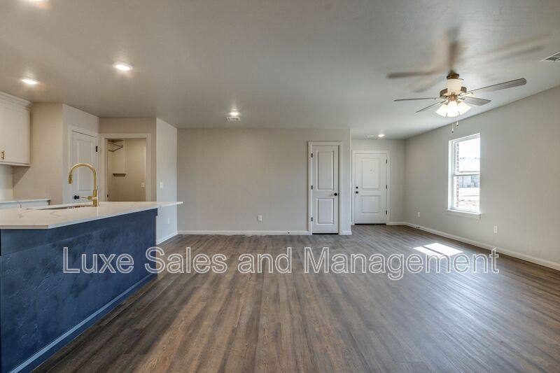 House for rent at 317 Dooley Creek Lane, Edmond, OK 73003