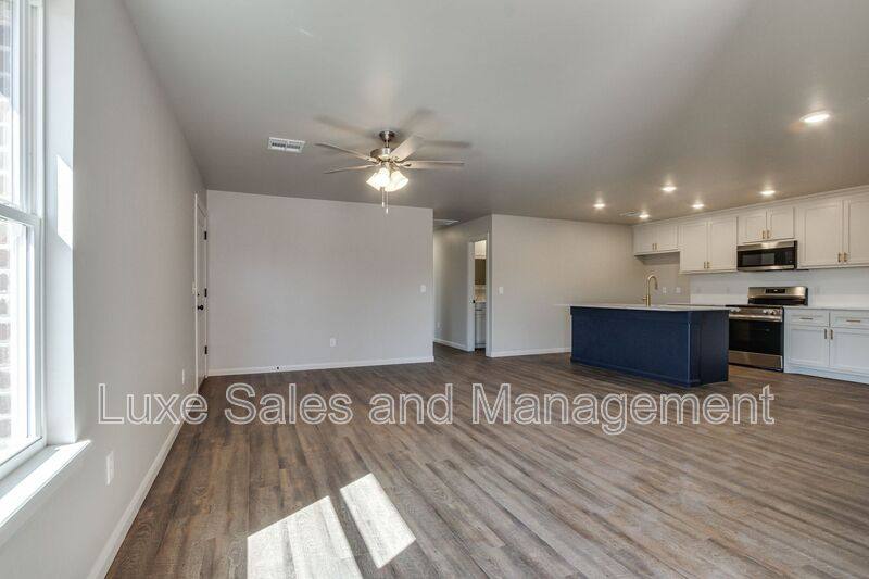 House for rent at 317 Dooley Creek Lane, Edmond, OK 73003