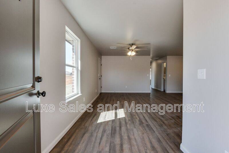 House for rent at 317 Dooley Creek Lane, Edmond, OK 73003