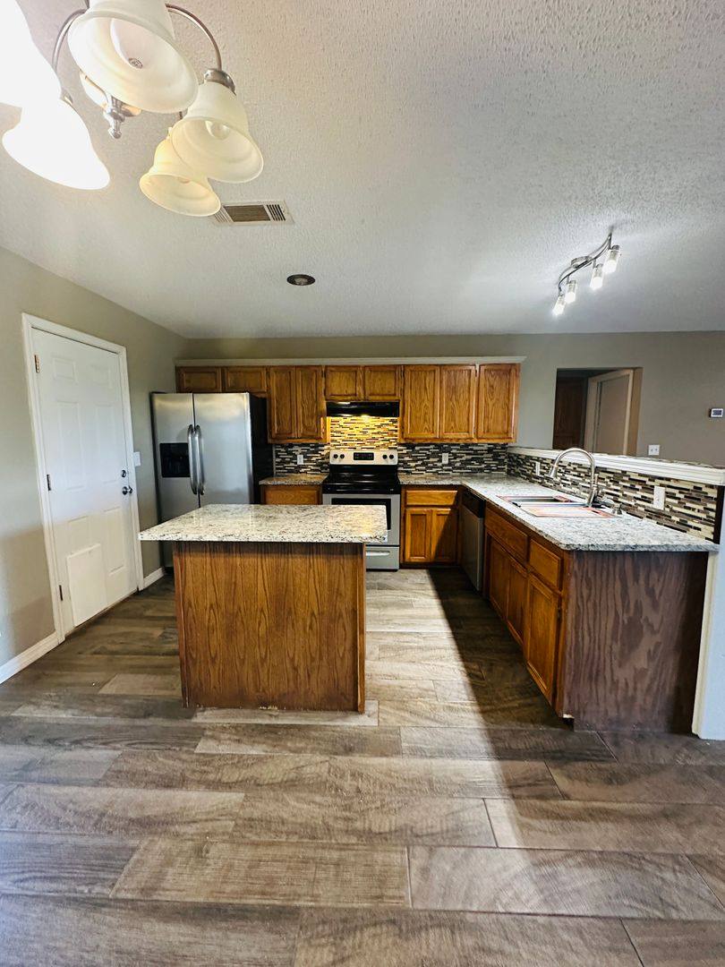 House for rent at 476207 E 1094 Rd, Roland, OK 74954