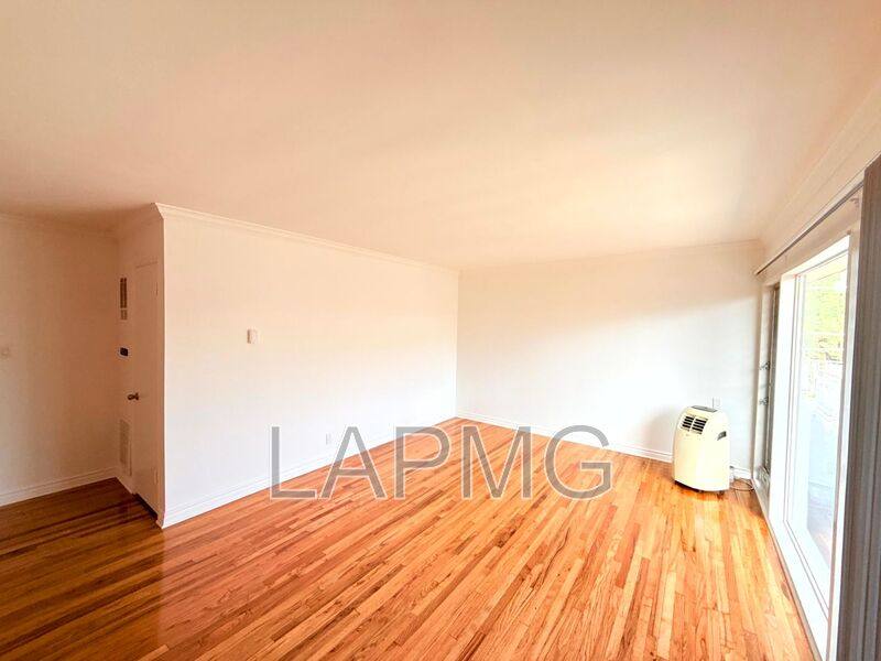 Apartment for rent at 1323 N Bronson Ave #11, Los Angeles, CA 90028