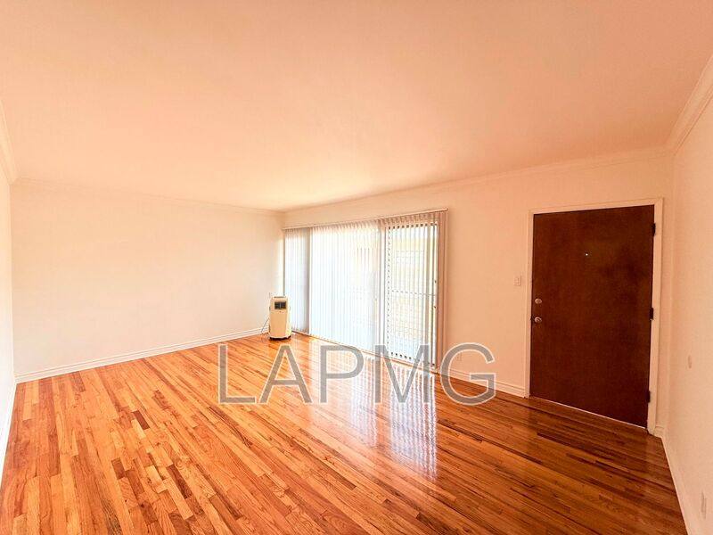 Apartment for rent at 1323 N Bronson Ave #11, Los Angeles, CA 90028