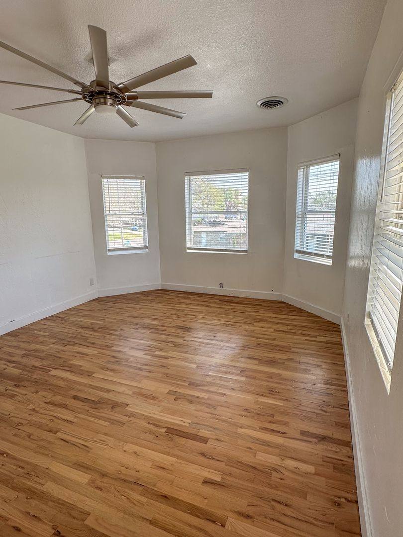 House for rent at 821 S Campbell, Springfield, MO 65806