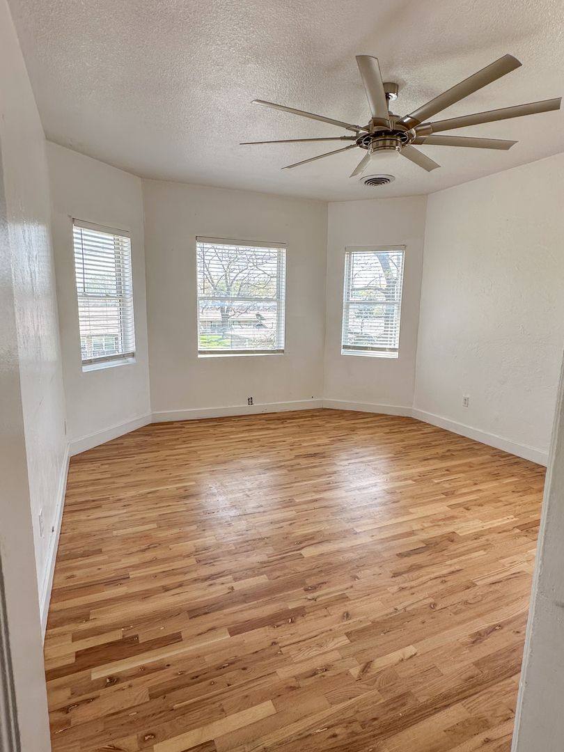 House for rent at 821 S Campbell, Springfield, MO 65806