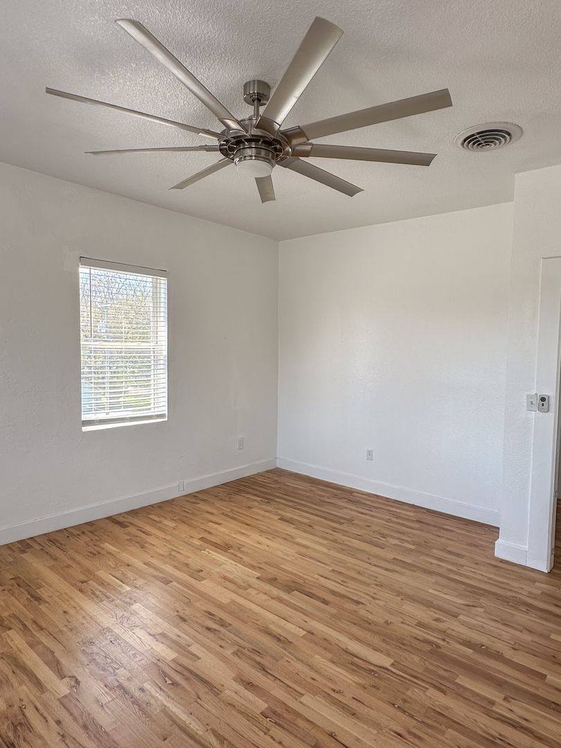 House for rent at 821 S Campbell, Springfield, MO 65806