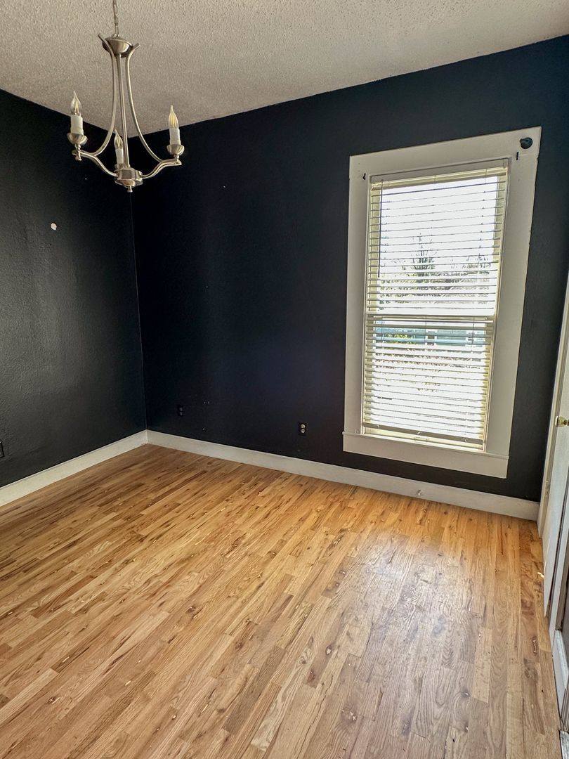 House for rent at 821 S Campbell, Springfield, MO 65806