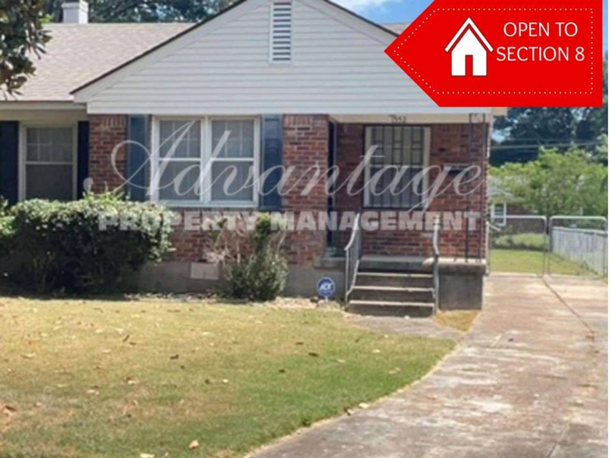 House for rent at 1552 Delmont Rd, Memphis, TN 38117