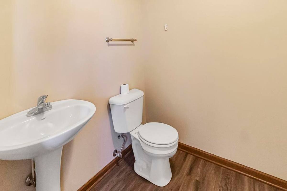 Townhouse for rent at 1011 Higgins, La Monte, MO 65337