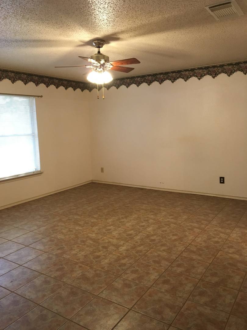 House for rent at 8003 Chestnut Manor Dr, Converse, TX 78109