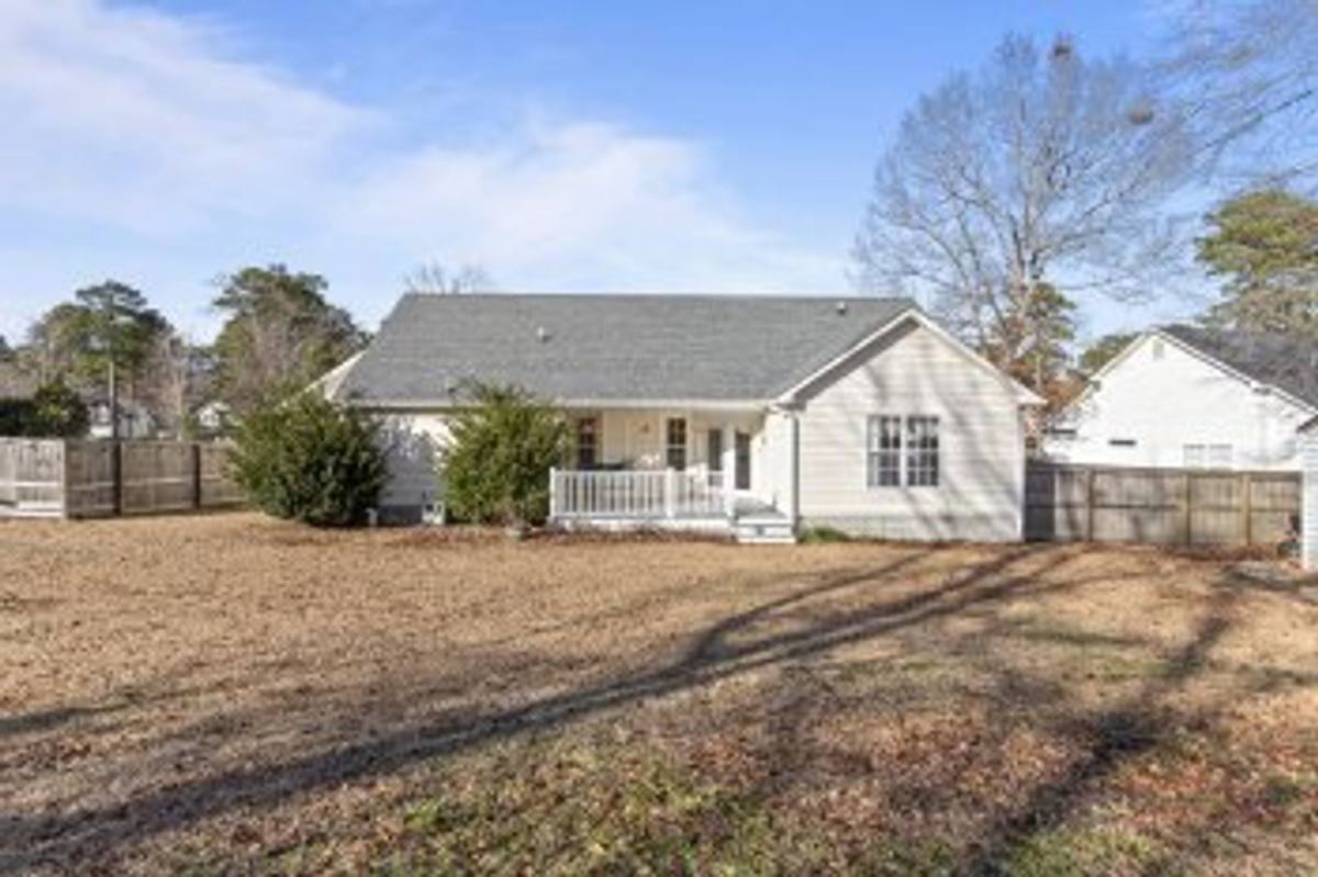 House for rent at 201 Dockside Dr, Jacksonville, NC 28546