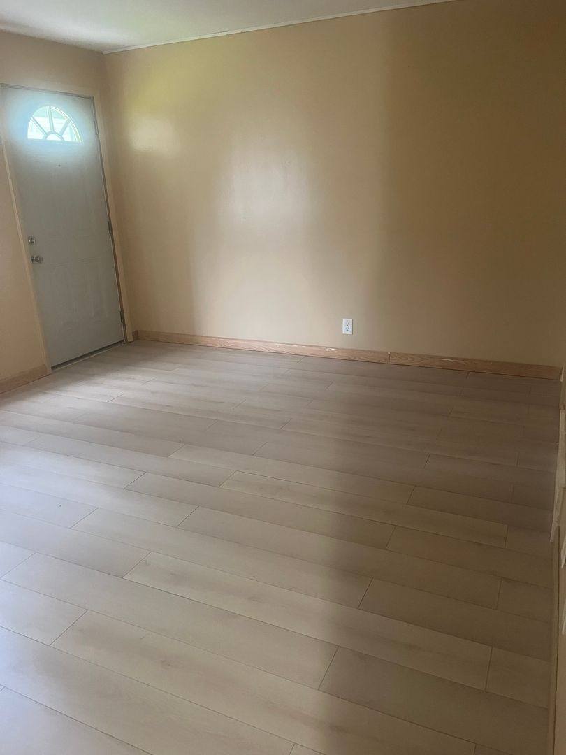 Townhouse for rent at 215 Dalepark Dr, Bedford, OH 44146