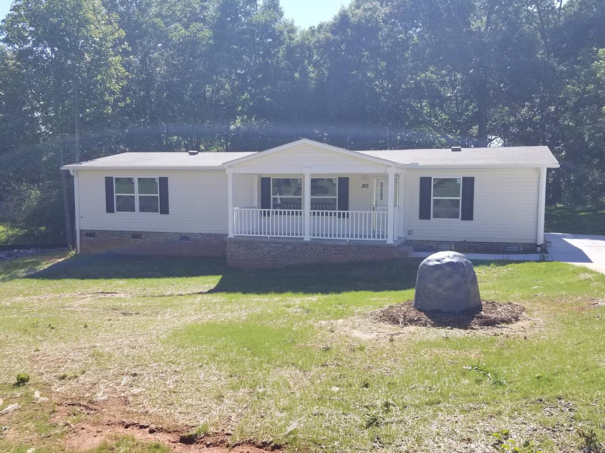House for rent at 162 Brandenburg Dr, Statesville, NC 28677