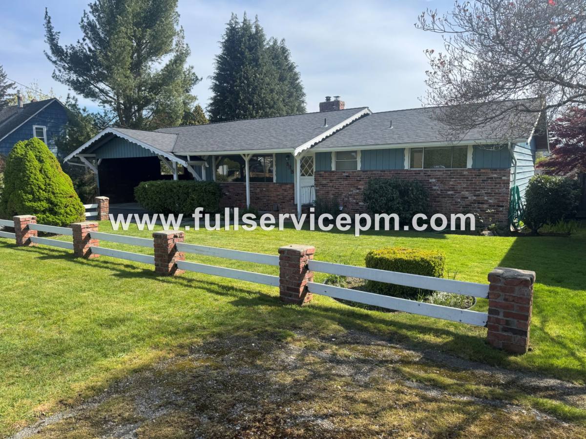 Townhouse for rent at 625 Ave B, Snohomish, WA 98290