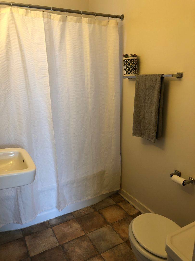 Apartment for rent at 1300-1500 Oakland Rd NE, Cedar Rapids, IA 52402