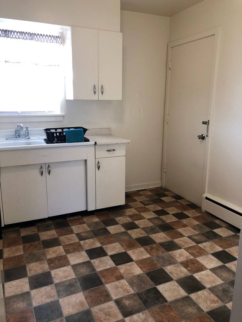 Apartment for rent at 1300-1500 Oakland Rd NE, Cedar Rapids, IA 52402