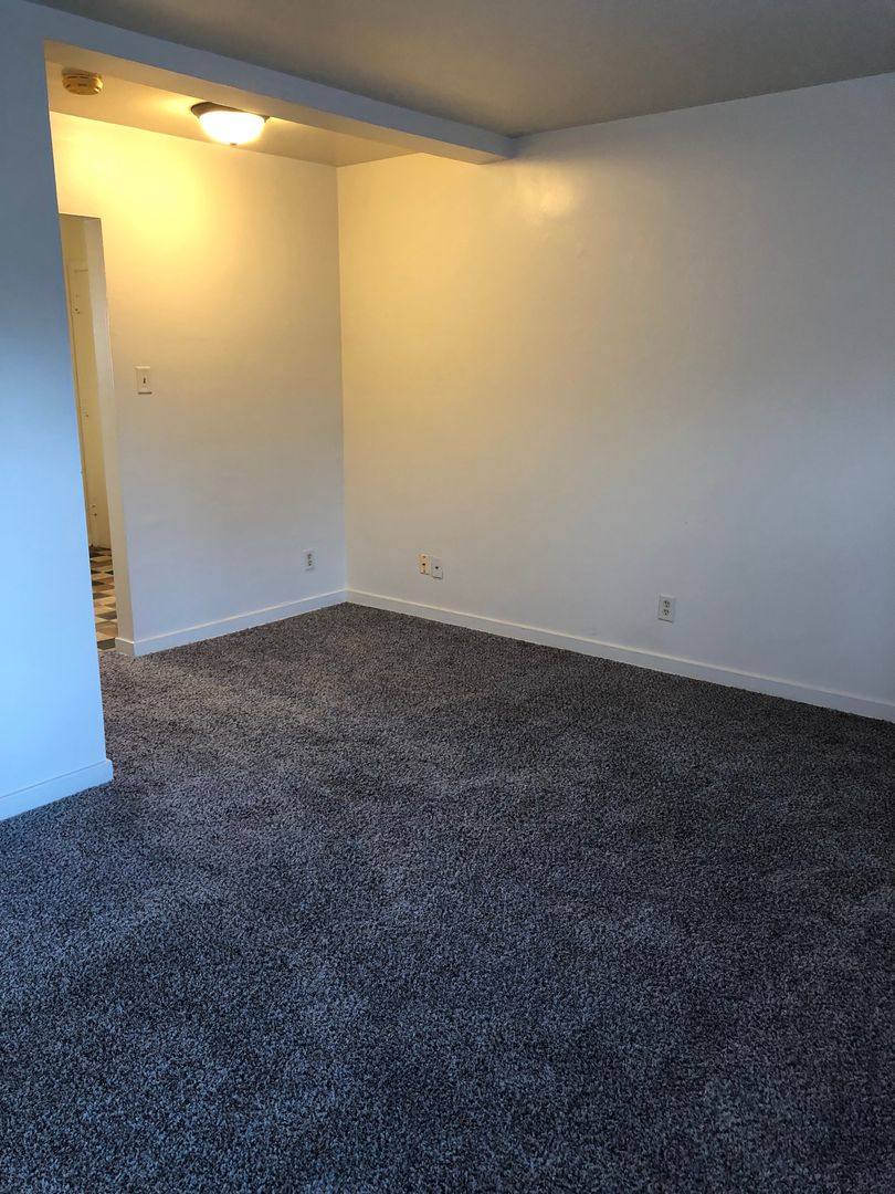 Apartment for rent at 1300-1500 Oakland Rd NE, Cedar Rapids, IA 52402