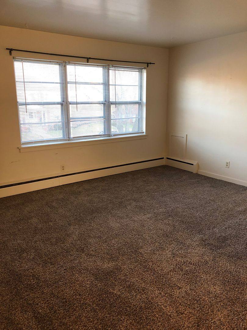 Apartment for rent at 1300-1500 Oakland Rd NE, Cedar Rapids, IA 52402