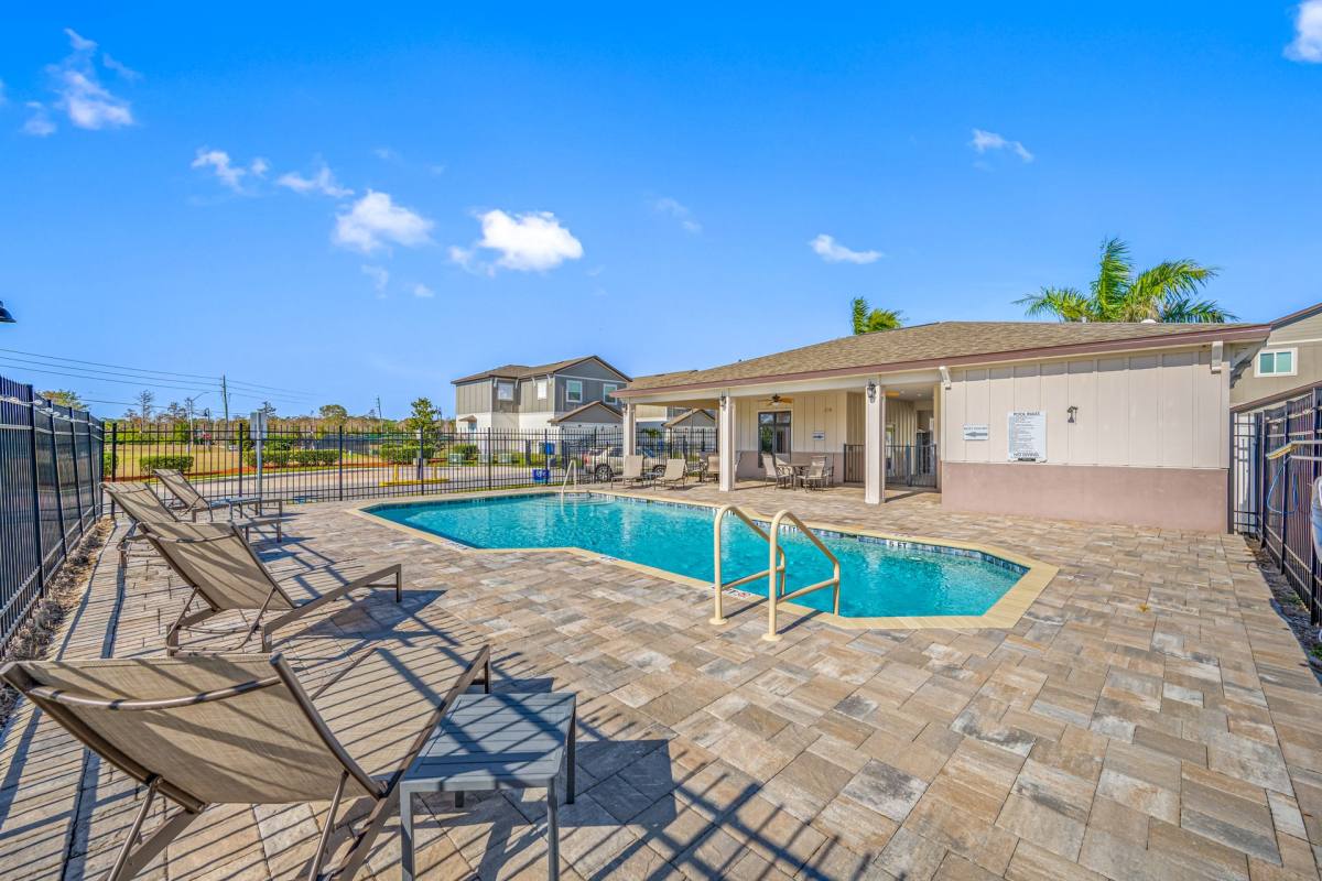 Townhouse for rent at 3301 Whitney Rd, Clearwater, FL 33760