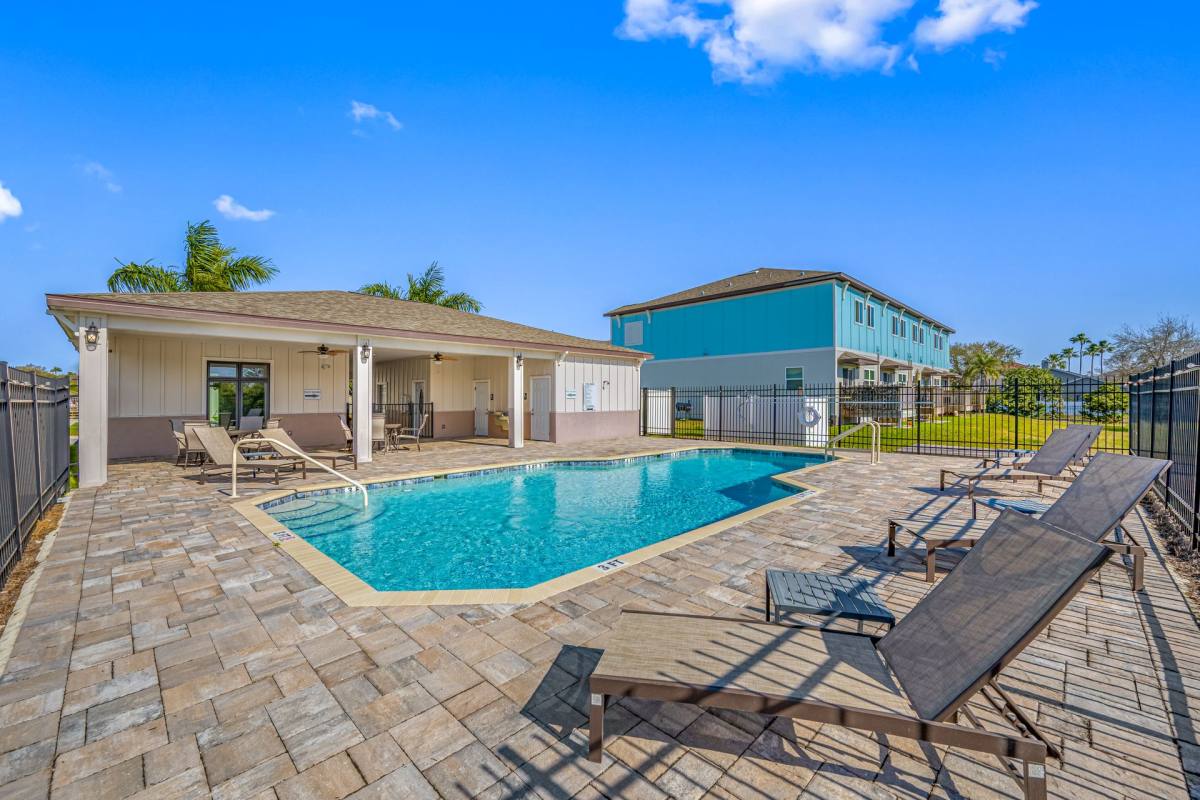 Townhouse for rent at 3301 Whitney Rd, Clearwater, FL 33760