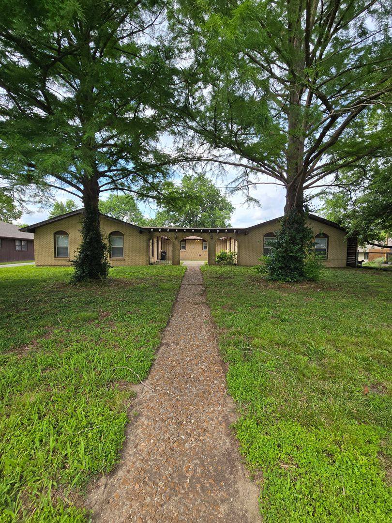 Apartment for rent at 109 Sieville Ave, Columbia, MO 65203