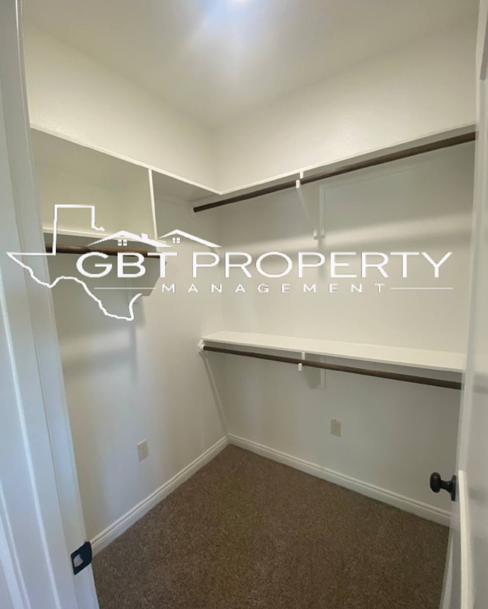 Apartment for rent at 102 E State St, Groesbeck, TX 76642