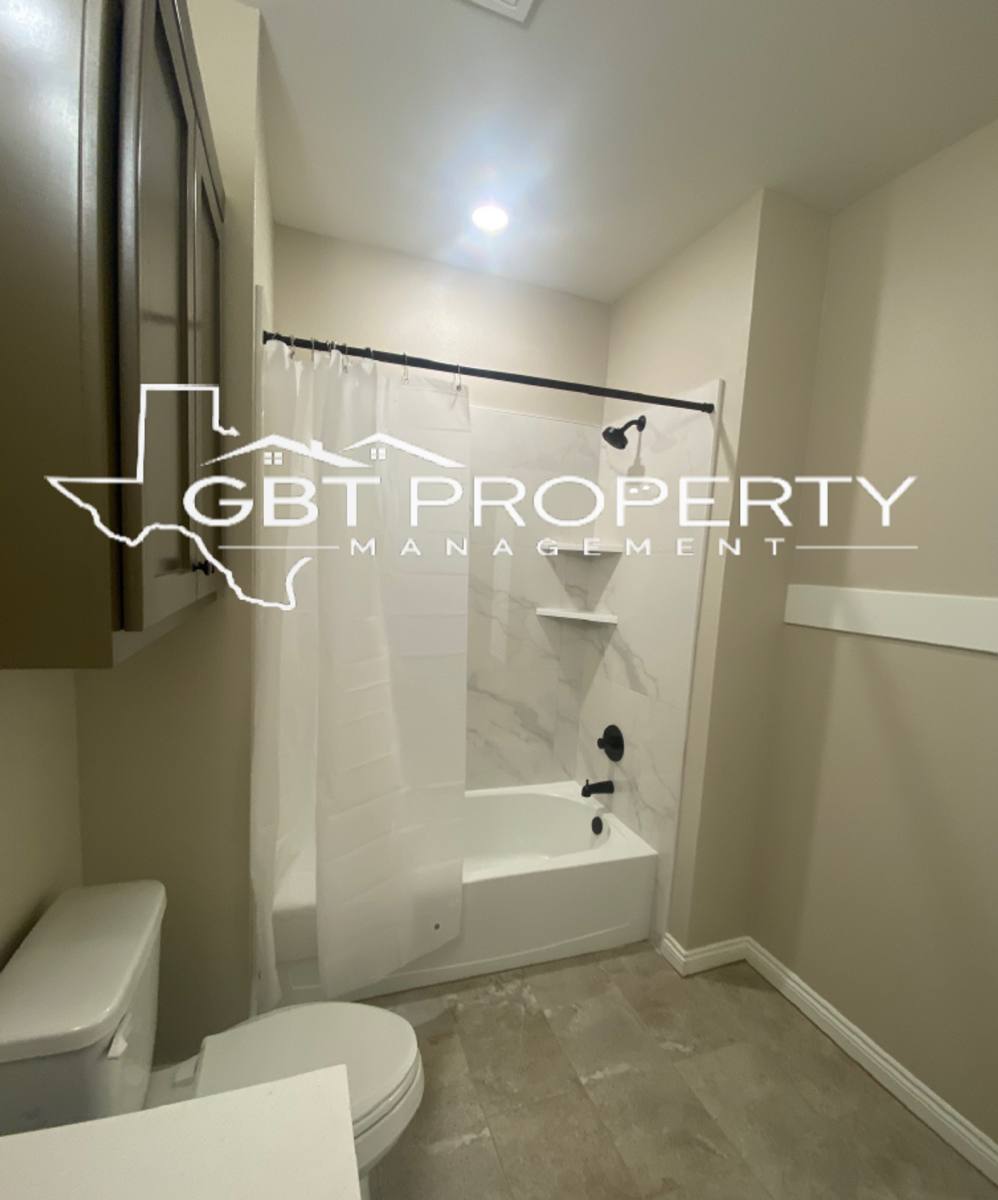 Apartment for rent at 102 E State St, Groesbeck, TX 76642