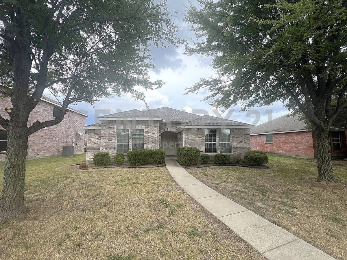 House for rent at 1616 Logan Dr, Royse City, TX 75189