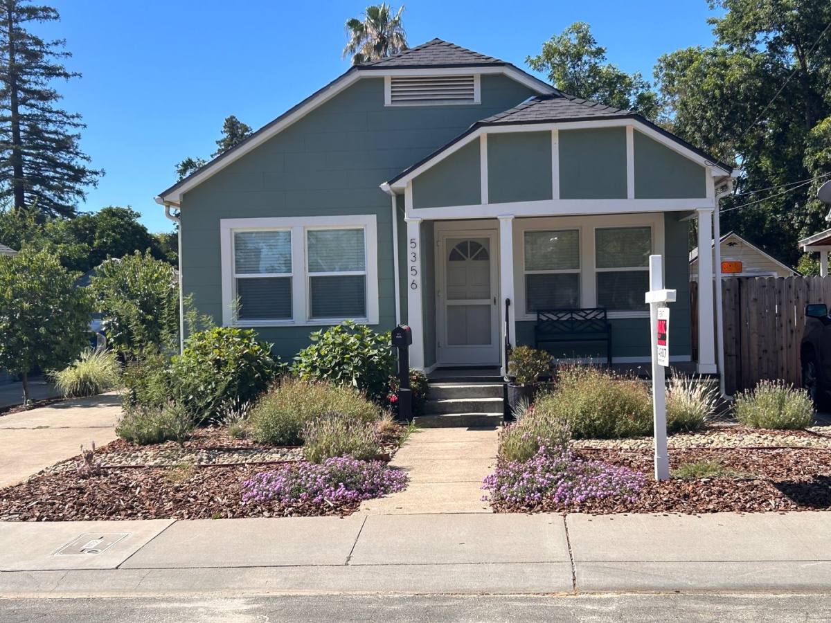 Apartment for rent at 5356 5358 8th Ave, Sacramento, CA 95820