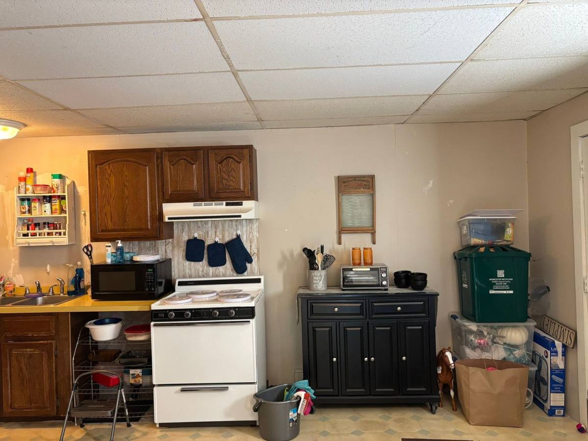 Apartment for rent at 19 Summerhill Ave, Worcester, MA 01606