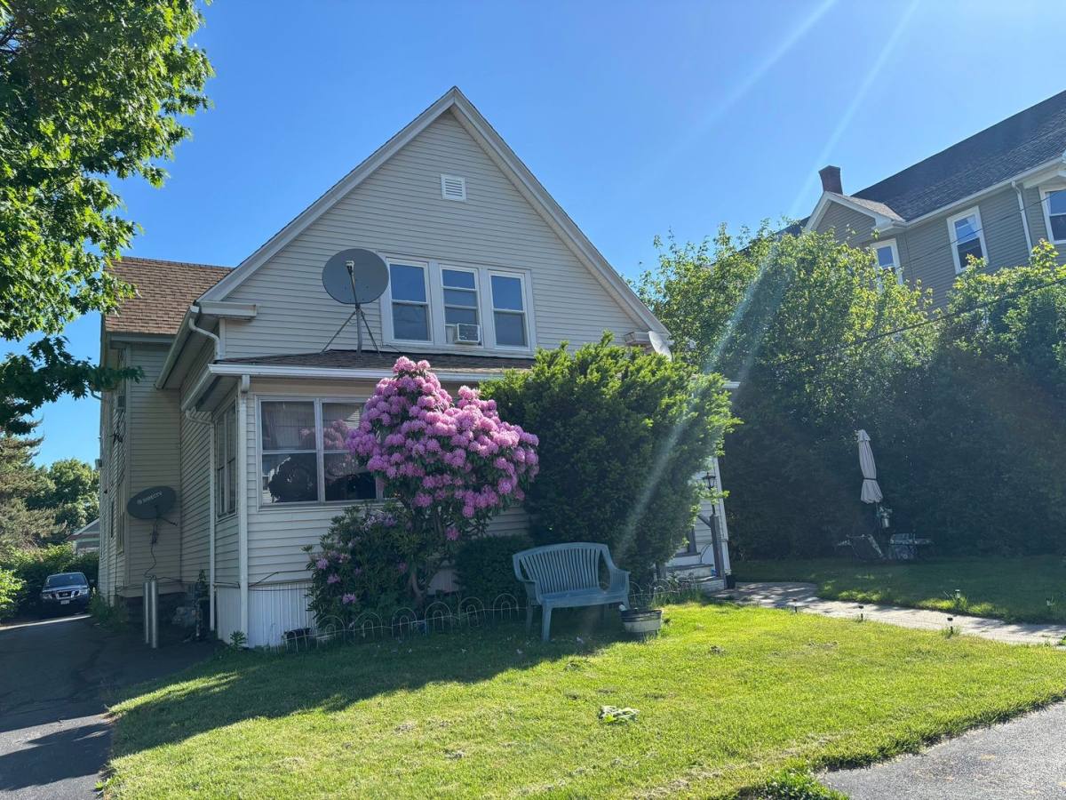 Apartment for rent at 19 Summerhill Ave, Worcester, MA 01606