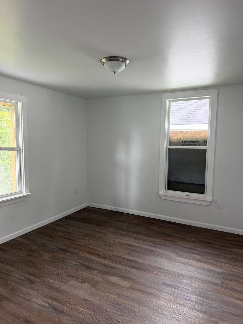 Apartment for rent at 746 Barrett Place, Memphis, TN 38104
