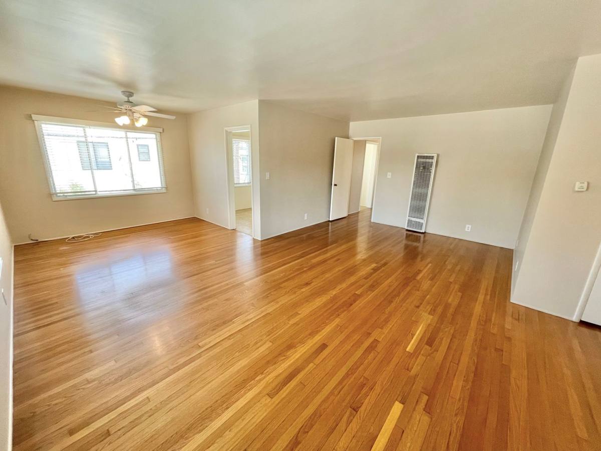 Apartment for rent at 108-110 Redondo, Long Beach, CA 90803