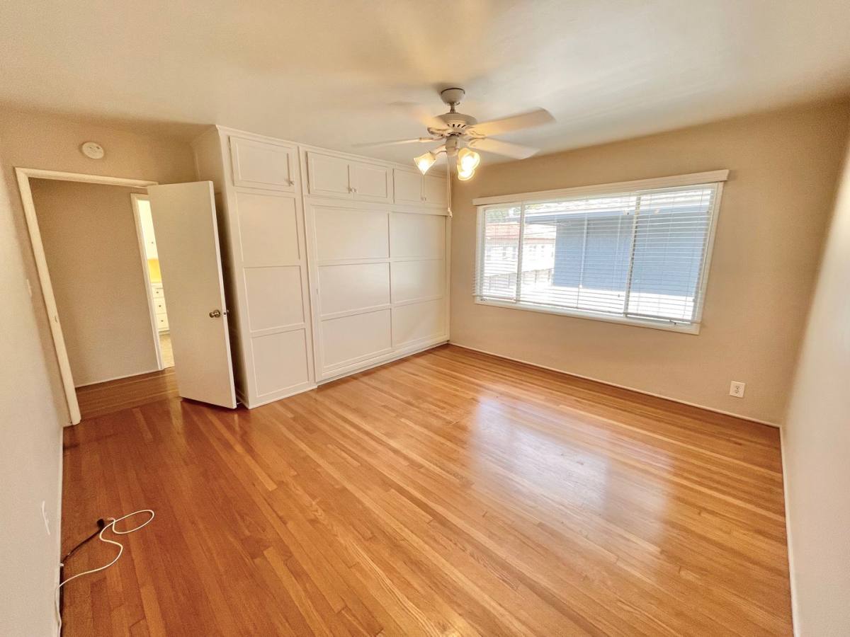 Apartment for rent at 108-110 Redondo, Long Beach, CA 90803